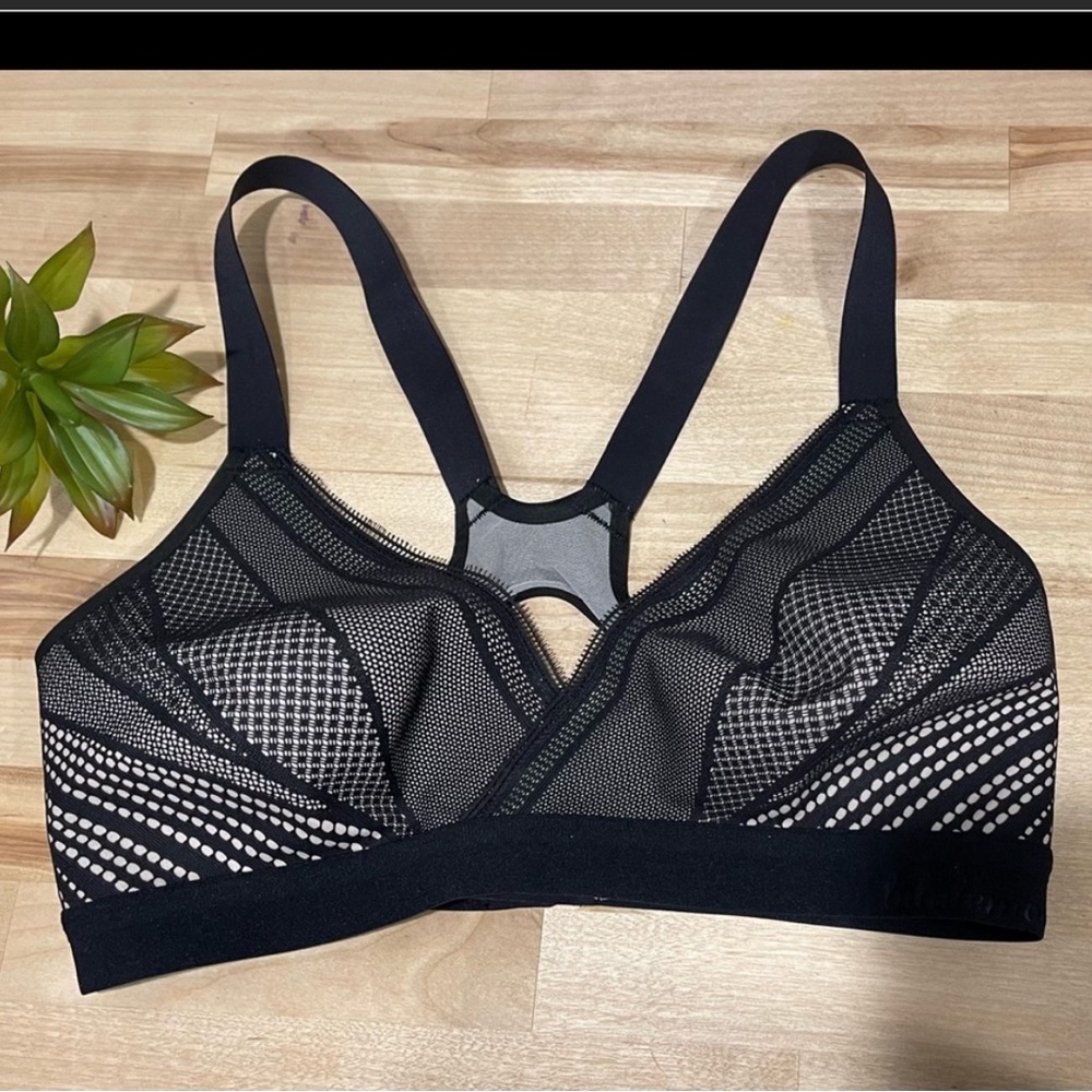 GUC 32DD Lululemon Awake to Lace bra